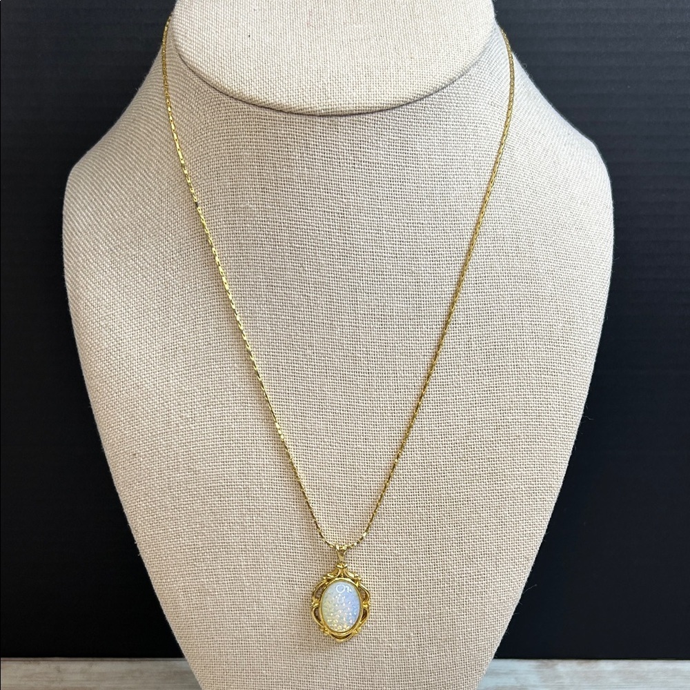 Elegant Gold Opalite Necklace